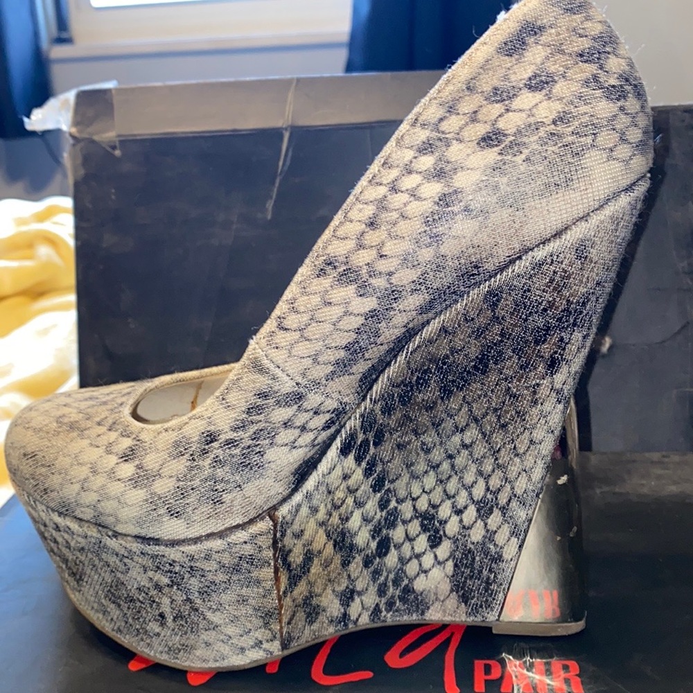 Snake skin wedges